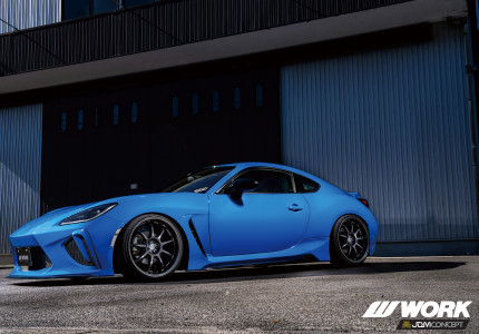 F: 5-100 19x9.5 +30 (215/35/19)
R: 5-100 19x9.5 +30 (215/35/19)
