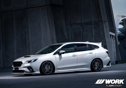 F: 5-114.3 19x8.5 +45 (235/35/19)
R: 5-114.3 19x8.5 +45 (235/35/19)
