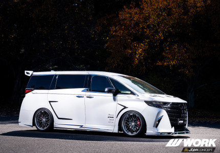 F: 5-114.3 20x9.5 +27 O-disk (245/40/21)
R: 5-114.3 20x9.5 +27 O-disk (245/40/21)