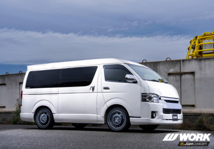 F: 6-139.7 17x6.5 +48 (215/60/17)
R: 6-139.7 17x6.5 +48 (215/60/17)