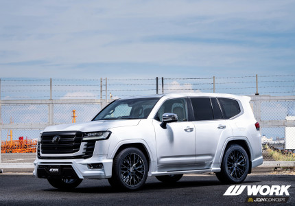 F: 6-139.7 22x10.0 +55 (285/45/22)
R: 6-139.7 22x10.0 +55 (285/45/22)