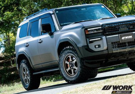 F: 6-139.7 18x8.5 +52 (285/65/18)
R: 6-139.7 18x8.5 +52 (285/65/18)
