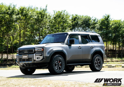 F: 6-139.7 18x8.5 +52 (285/65/18)
R: 6-139.7 18x8.5 +52 (285/65/18)
