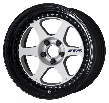 MATT SILVER [MSL] CENTRE DISK, GLOSS BLACK ANODIZED STEP RIM WITH CHROME RIVETS